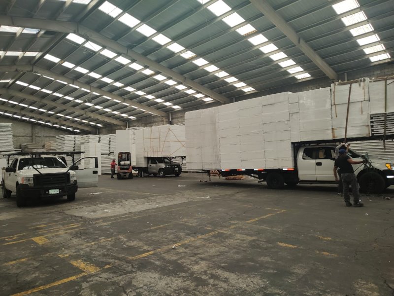 Envíos y logística de materiales